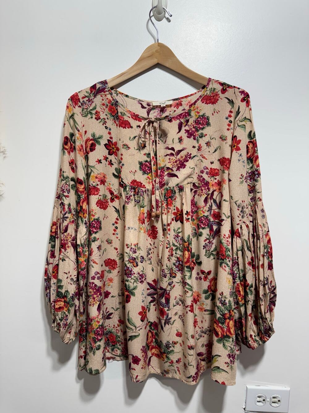 Easel Los Angeles Bohemian Floral Print Flowy Blouse Size S Long Sleeve